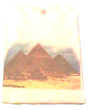 Tshirt with pyramids picture